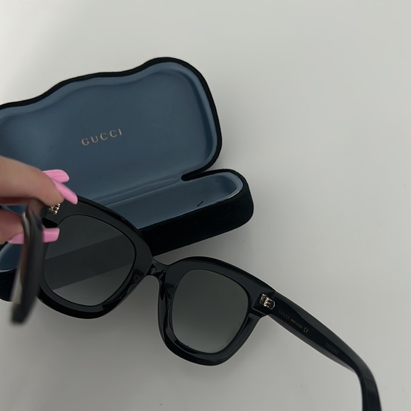 Gucci Sunglasses - Picture 7 of 12